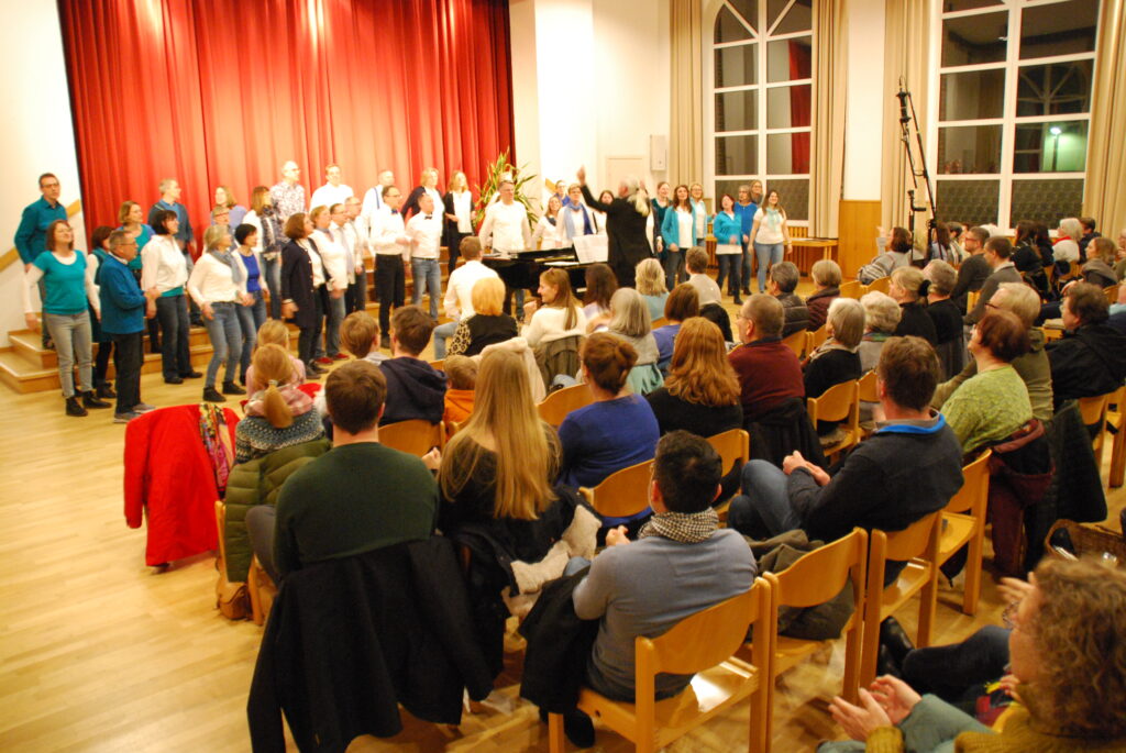 Doppelpack. unCHORRekt und Voicetoys gemeinsam auf der Bühne.