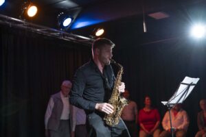 Maik Tapken, Saxofon, beim unCHORrekt-Konzert 23.11.25